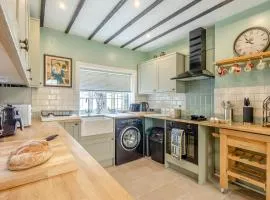 3 Bed in Hythe oc-o31997