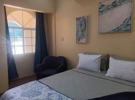 Cozy Kingston Flat, Hotel in Kingston
