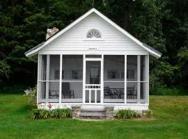 Sunset Historic Cottage Seasonal