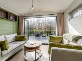 2 Bed in Oulton Broad oc-m31734, hotel a Carlton Colville