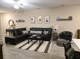 Relaxing Modern 3 BR Home - Queen Bd - North JAX