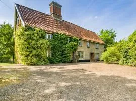 4 Bed in St. Nicholas South Elmham oc-o32397