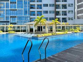 Mactan Newtown Staycation Near Airport & Beach, ξενοδοχείο σε Punta Engaño