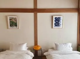 Blanco Escape