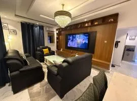 Fresh Corner Apt 7 min Away From Intl Airport MM1