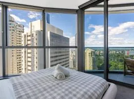Bohemian 1BR Apt in Queens Wharf - Level 21 with City and Skyline views