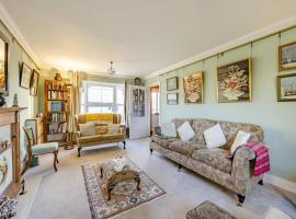 3 Bed in Hingham oc-m29945, Hotel in Hingham
