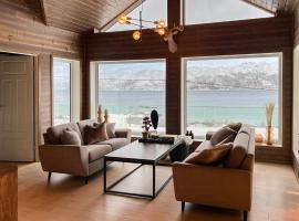 Mountain Home With View Near Tromsø, khách sạn ở Kvaløya