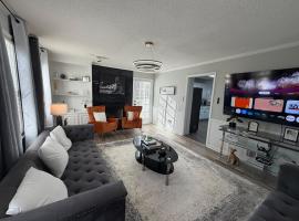 Luxury 4BR Retreat PS5 Massage Chair Renovated, Hotel in Lawrenceville