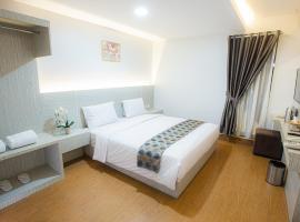 PARADE INN Hotel Kendari, hotel em Lepoleop