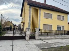 Airport Relax 3 bedroom apartment