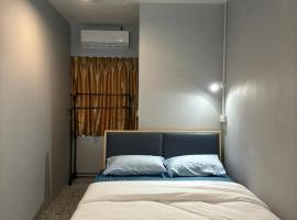 5 minutes Lodge, hotel em Putatan