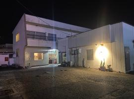 HOTEL Saboten Apartment, готель у місті Мійоші