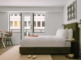 The Arlo, BW Signature Collection