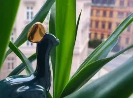 The Peacocks' Castle 5 min to center