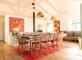 Just Like Home - Casa da Tuca