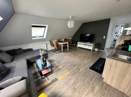 Cozy 55 M² Top Floor Apartment, Hotel in Glückstadt