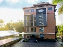 River Bay Athirappilly