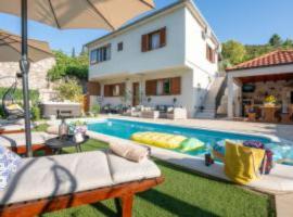 Peaceful Holiday Home Ivona, Hotel in Topolo