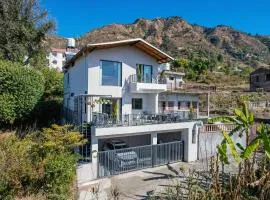 Lakefront Villa by ELIVAAS
