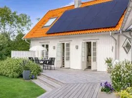 Vacation Dream with Sea View, Sauna, Patio & BBQ