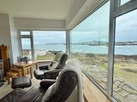 AEL-Y-BRYN-5 BED- DRAMATIC SEA VIEWS - Sleeps 12