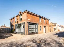 The Leiston, 1 The High Street