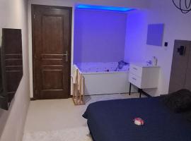 Chambre bain balneo indépendante, hôtel à Valréas