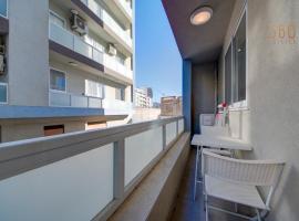 Comfortable and Well Located 3 Bedroom Apartment in Msida, Hotel in Msieraħ