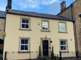 Relaxed Family Cottage in Matlock, Ideal Peak District Base, 4 Guests