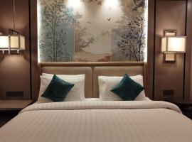 Road & Story Hotel and Resort Attabad Lake Hunza, hotel en Gulmit