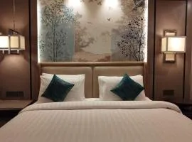 Road & Story Hotel and Resort Attabad Lake Hunza