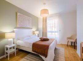 OVELIA La Garde - Le Mas des Oliviers, hôtel à La Garde