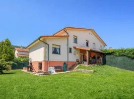 Gran casa de campo ideal para familias en Navarra