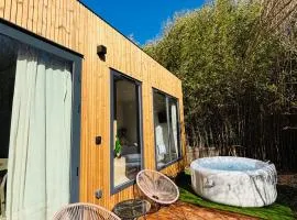 Tiny Suite Romantisme et jacuzzi en Camargue