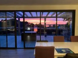 Villa d’exception avec vue lac panoramique et piscine privée 10 pers