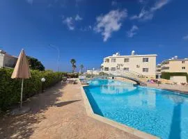 Beautiful Townhouse in Peyia Paradise