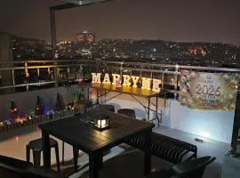 BinsHeim HBC - Seoul's Aesthetic Stay with the best Night view Rooftop