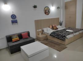 Shivaya Homes, Hotel in Chhatikara