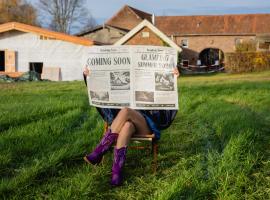 Hoeve de Binnenplaets - Glamping tent met HOTTUB, hotelli kohteessa Schimmert