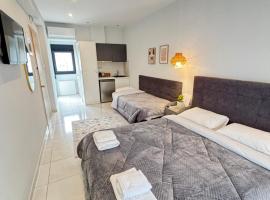 Minas Luxury Studios, Hotel in Stavros