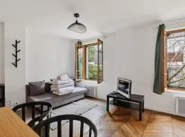 Premium 1BR flat with direct access to the RER B