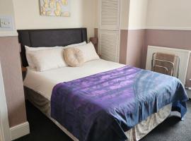 Studio with Lake view near Erlbach, khách sạn ở Markneukirchen