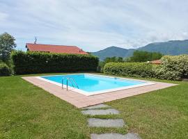 Belmonte Holiday Apartment, hotell i Brezzo