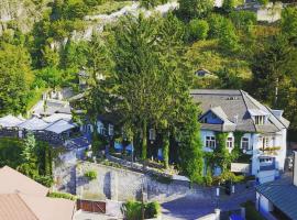 Hotel Fatima, ξενοδοχείο στο Τρεντσίν