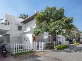 Viesnīca Sundara Grove Villa by StayJade Nature Pool Stay pilsētā Hosūra