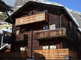 3BR Finja in Traditional Swiss Chalet