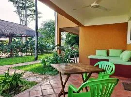 Colibrí House Zen Garden & Pool Retreat near Asunción, Nemby