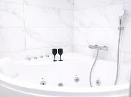 Gare à 300 Mètres, Sauna, Balneo, 2 x Parkings