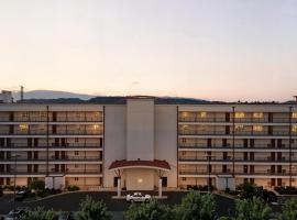 New 2 Bed 2 Bath Condo with Pool at BMS, viešbutis mieste Bristolis